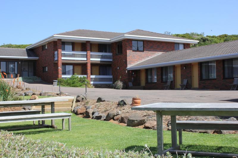 Southern Ocean Motor Inn Port Campbell Exterior photo